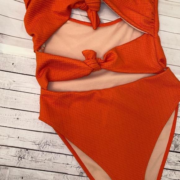 NWT LOVERBIRD ONE PIECE TIE FRONT SWIMSUIT | PACSUN TIE FRONT SWIMSUIT - Picture 2 of 4
